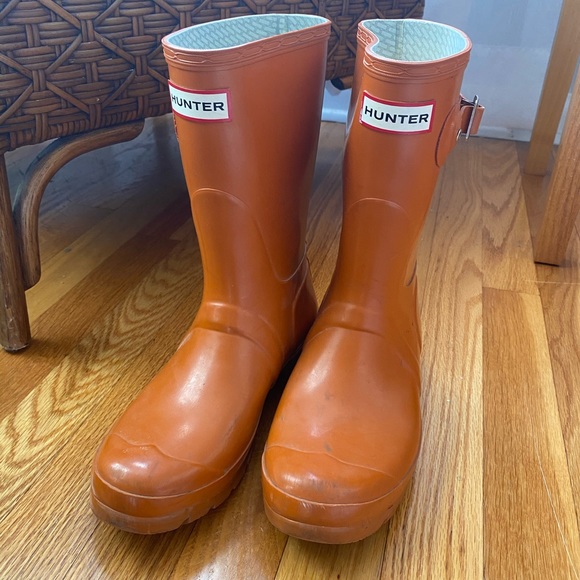 orange hunter boots short